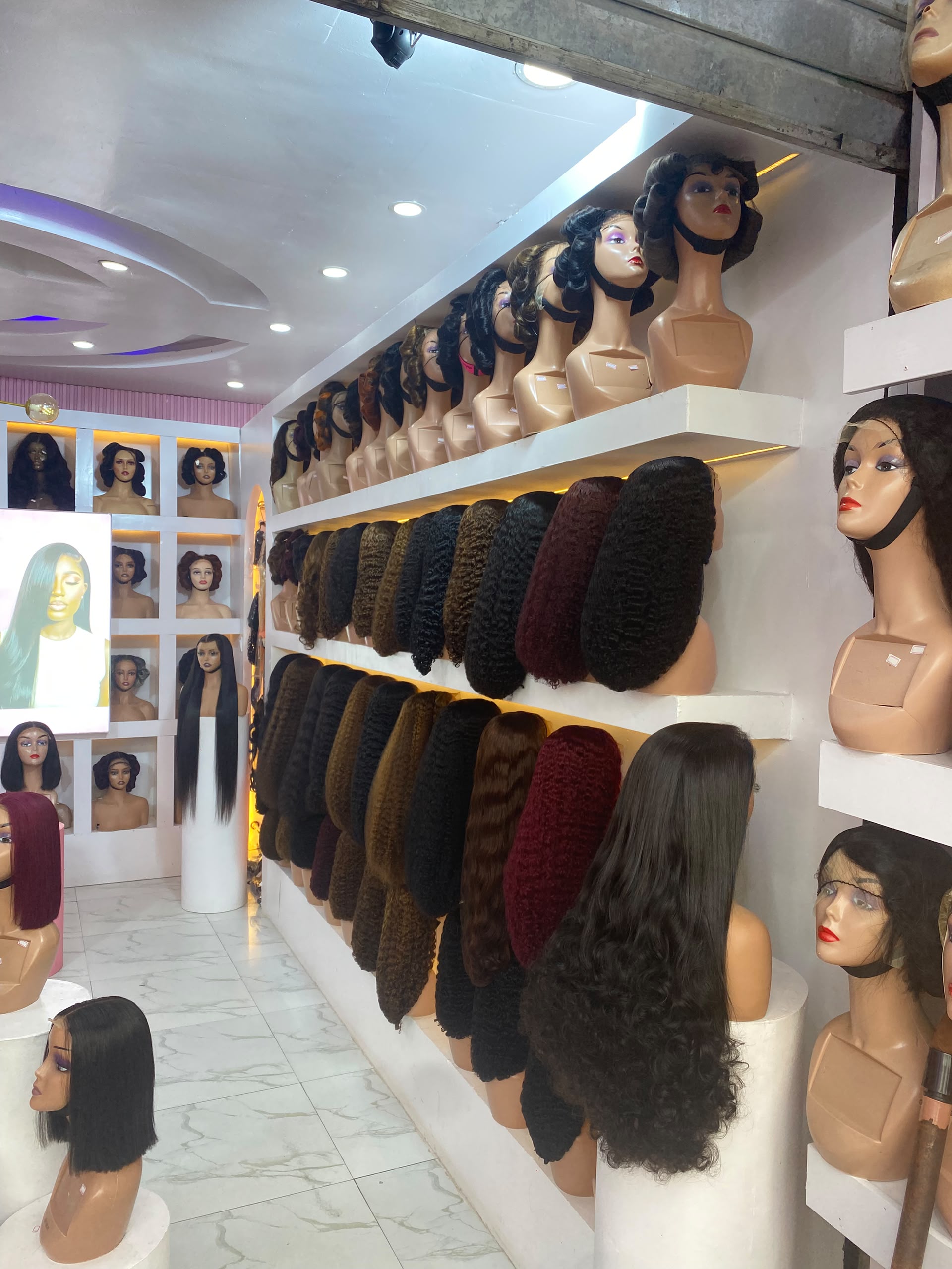 Poa hair — Hairs/ braiding services, nails and pedicure